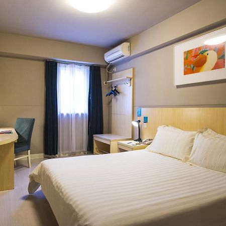 Magnolia Business Hotel Xining Railway Station Grand Cross Mojia Street Exterior foto