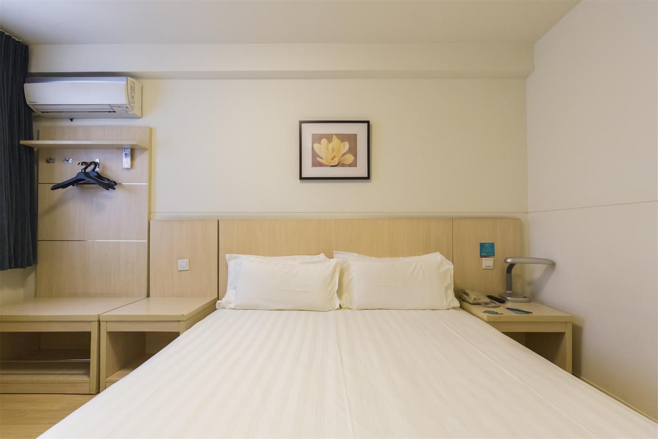Magnolia Business Hotel Xining Railway Station Grand Cross Mojia Street Exterior foto