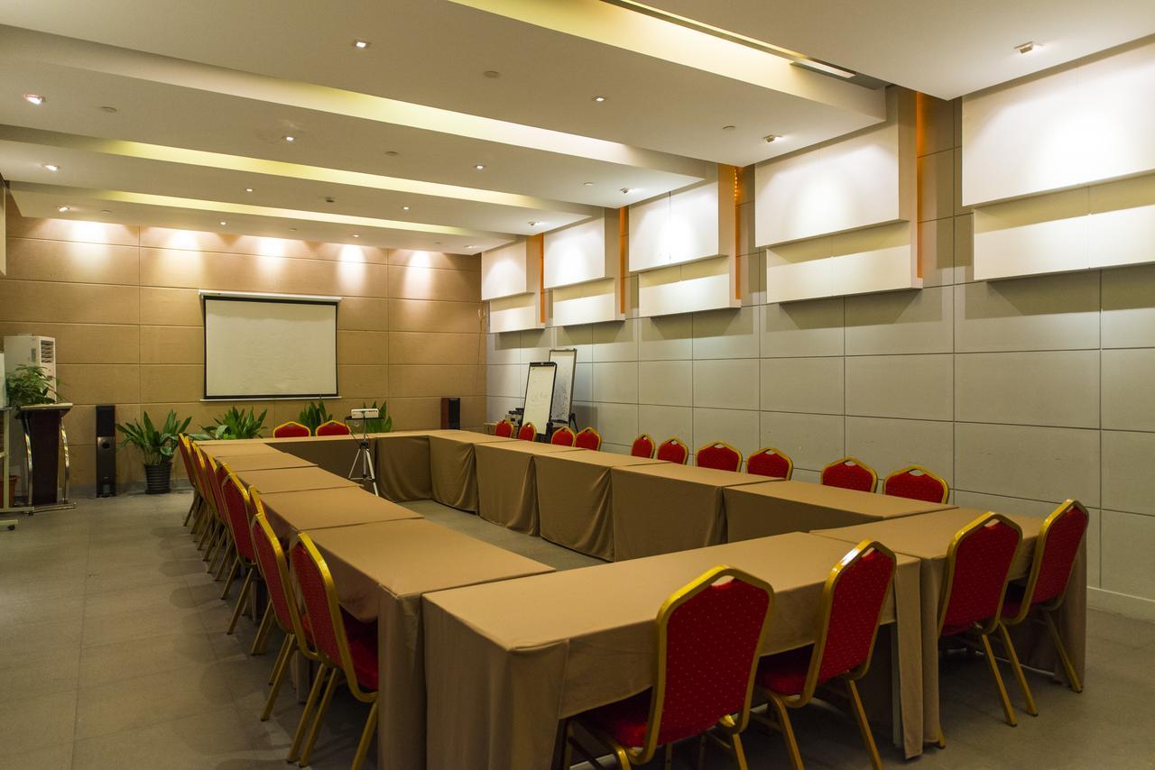 Magnolia Business Hotel Xining Railway Station Grand Cross Mojia Street Exterior foto