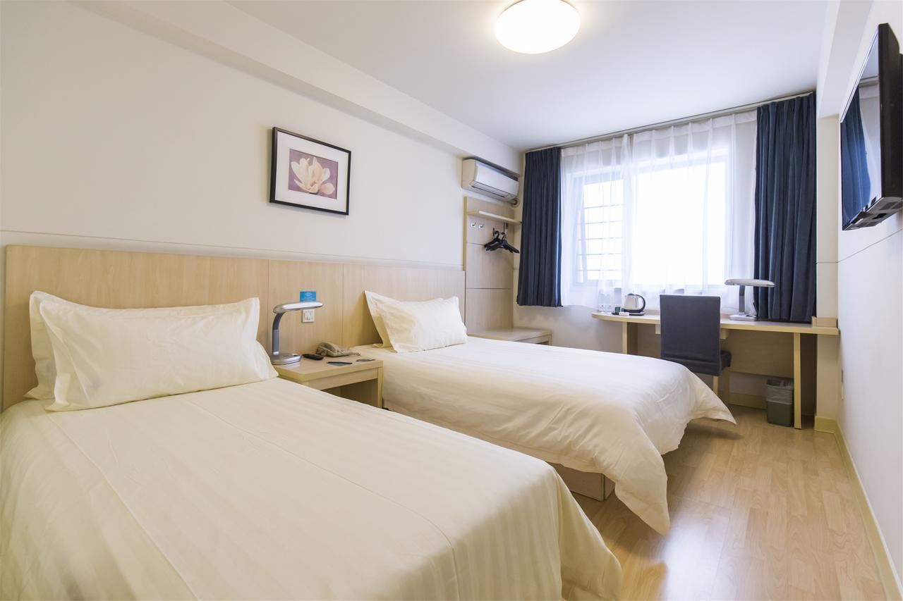 Magnolia Business Hotel Xining Railway Station Grand Cross Mojia Street Exterior foto