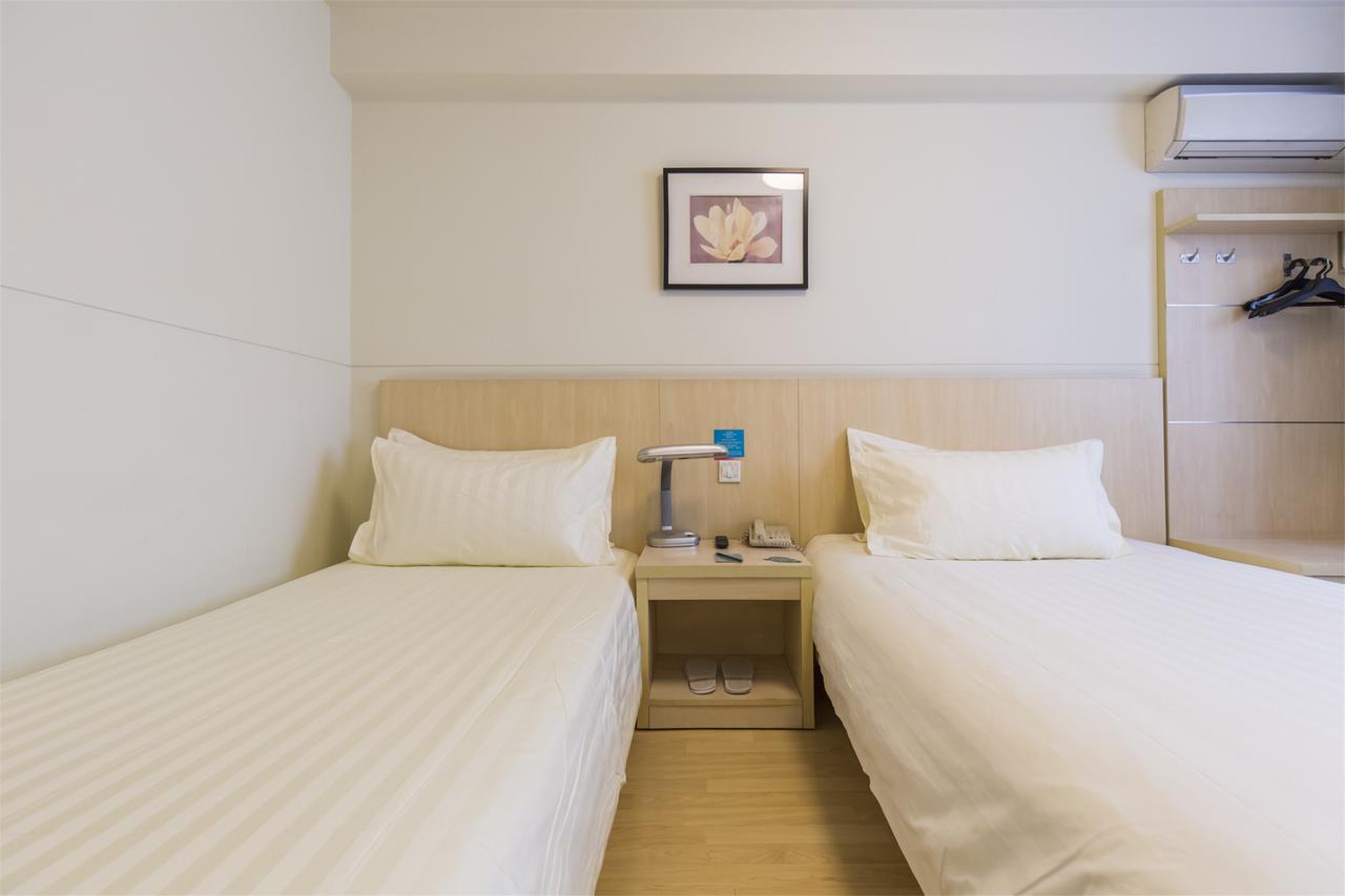 Magnolia Business Hotel Xining Railway Station Grand Cross Mojia Street Exterior foto